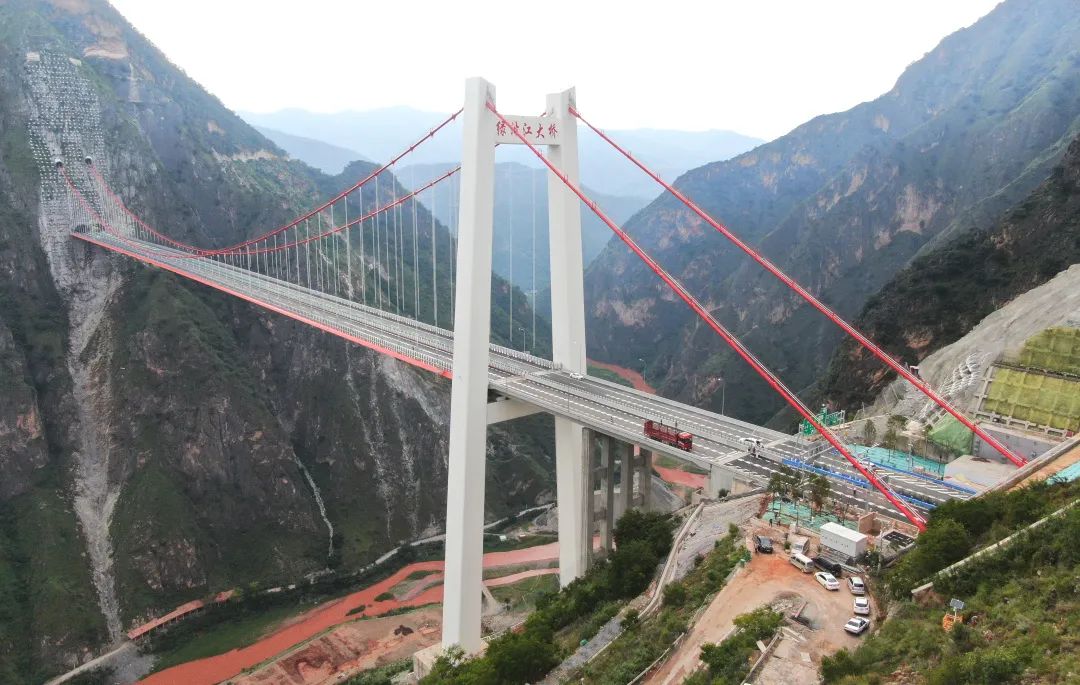 【大国工程】敢问绝壁要长虹,云南玉楚高速公路绿汁江大桥通车!