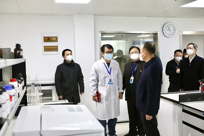 三明市市委书记黄如欣深入市检验检测中心开展春节前检查看望调研活动