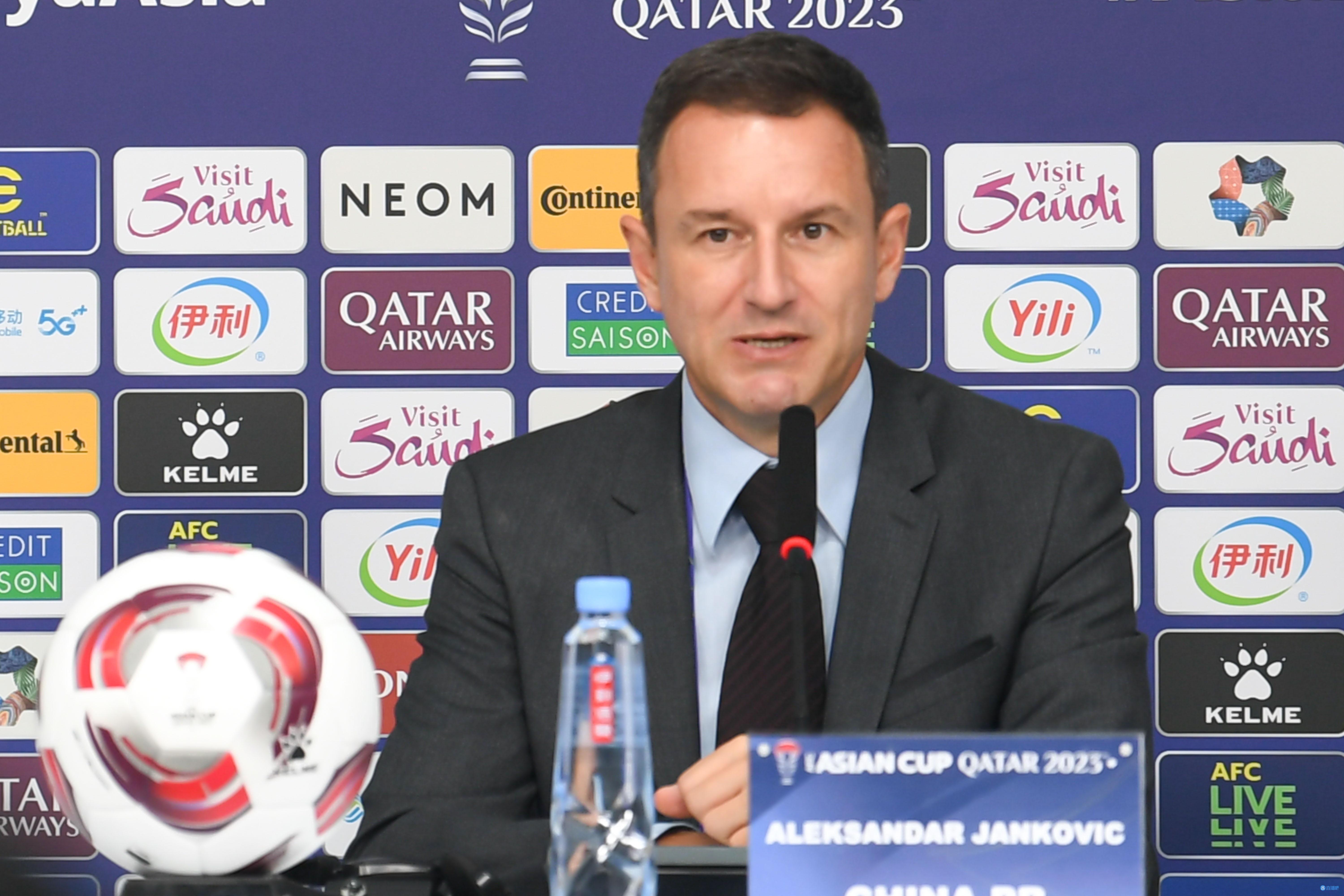 李毅谈国足选帅:现阶段不适合本土教练,还是外教比较适合