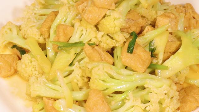 家常素炒花菜油豆腐