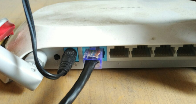 网线插路由器哪个口