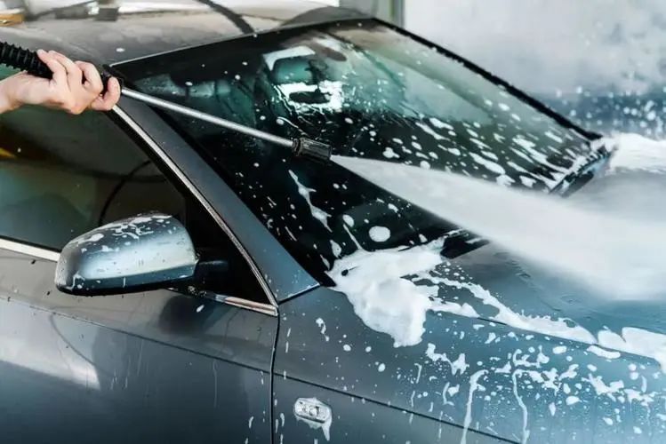 下雨=免费洗车?真相很扎心!后悔知道晚了