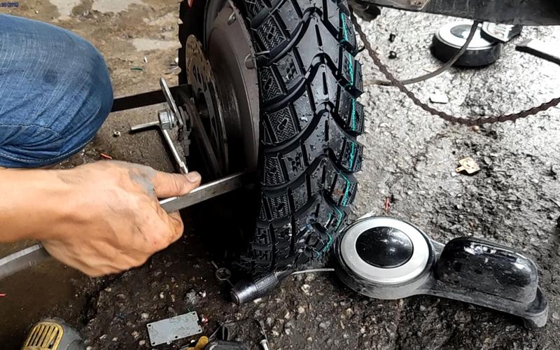 电动车补胎后骑起来摇晃了