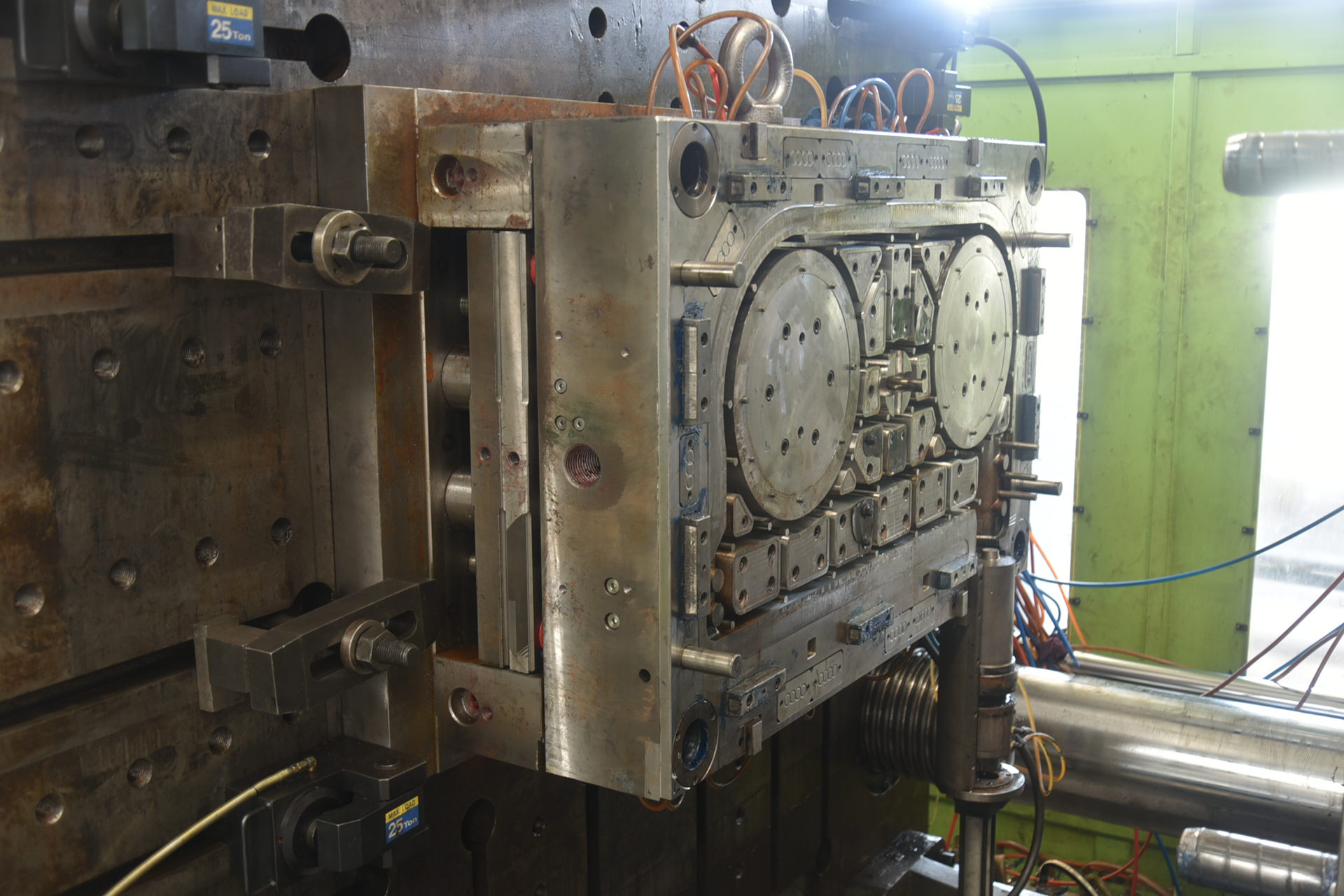 西诺注塑模具开模加工