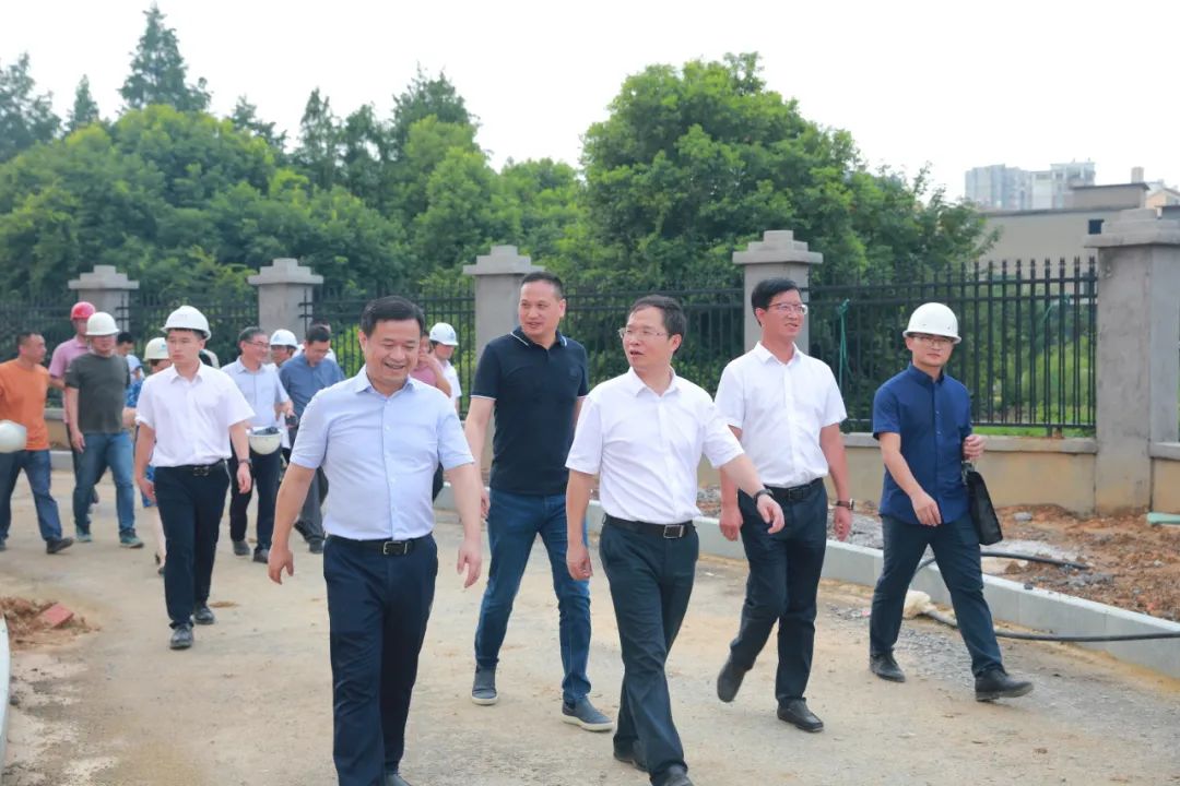 县委副书记,政法委书记闵员根到南昌县法院新审判大楼工地调研