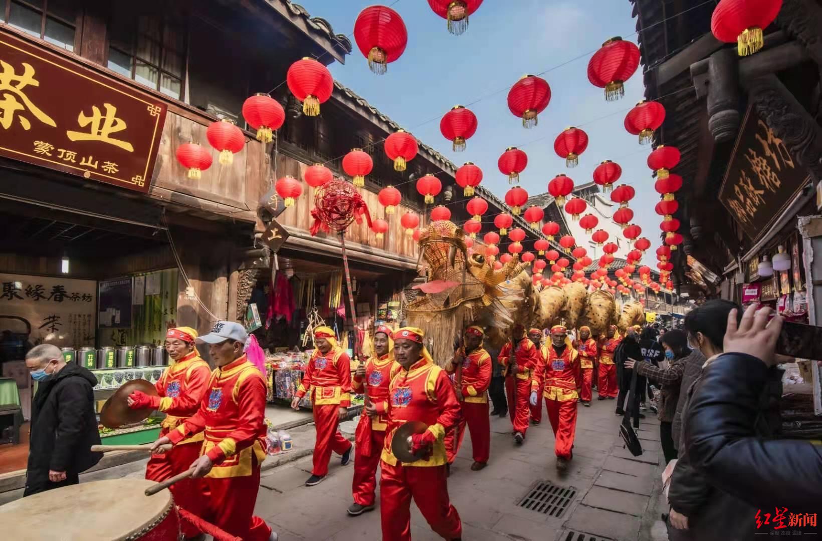 全球最長竹龍,新春舞獅踩橋……天府古鎮民俗鬧春活動精彩繼續