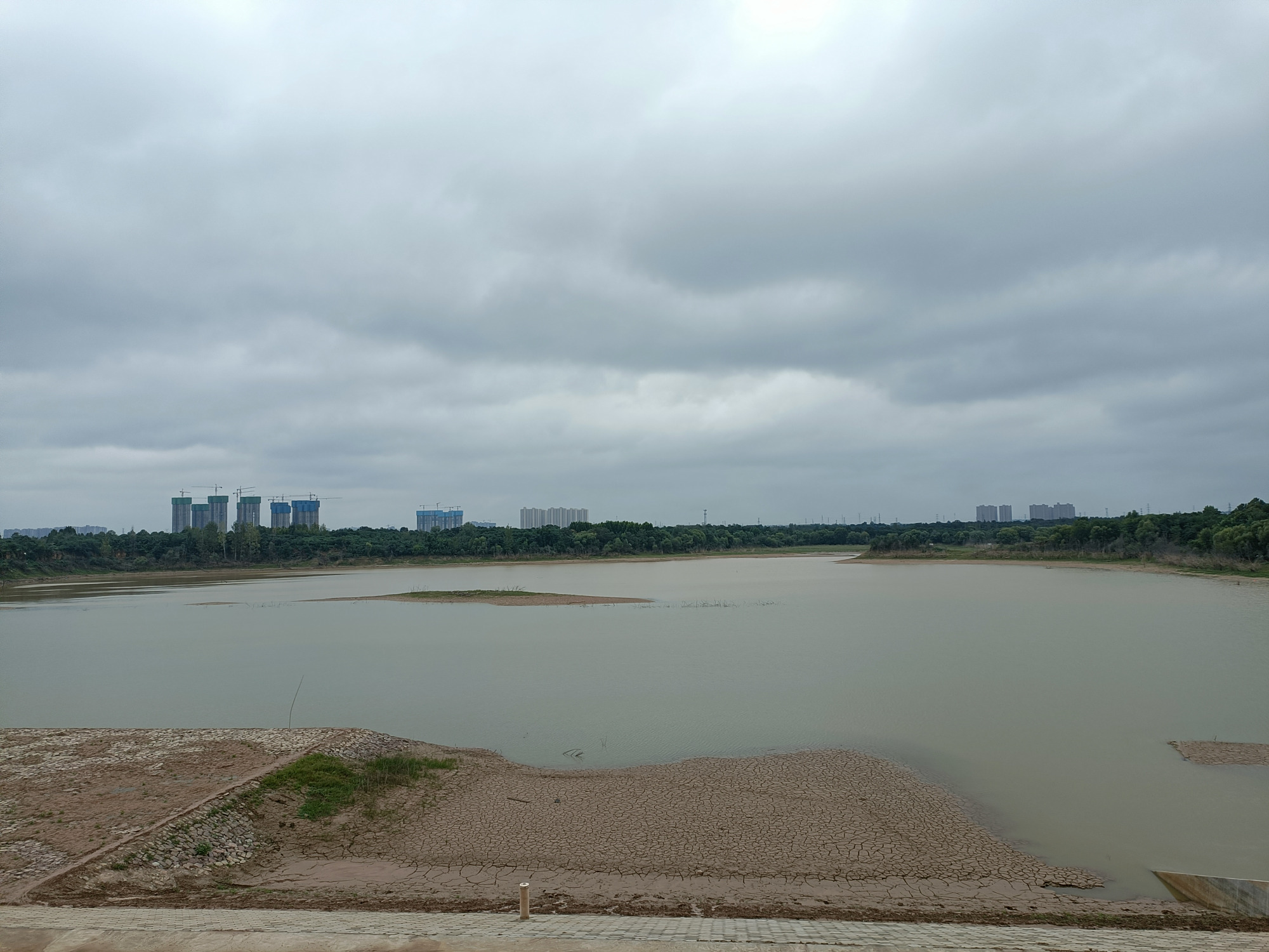 郑州常庄水库大坝,比二七塔处地面高36.74米