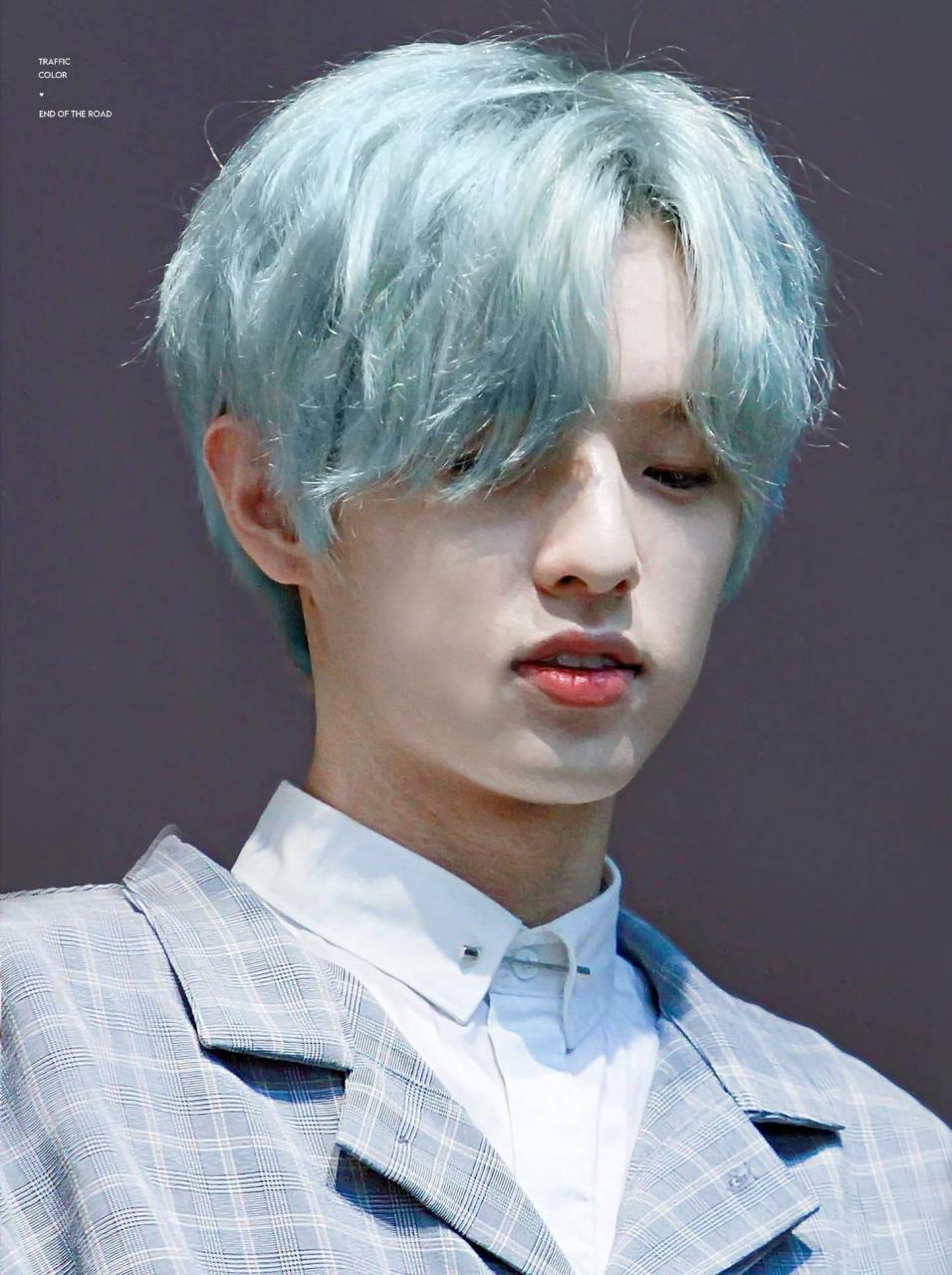 朴再兴(jae)jyp旗下乐队day6的吉他手主唱,美籍韩裔,粉丝送外号"雪兔