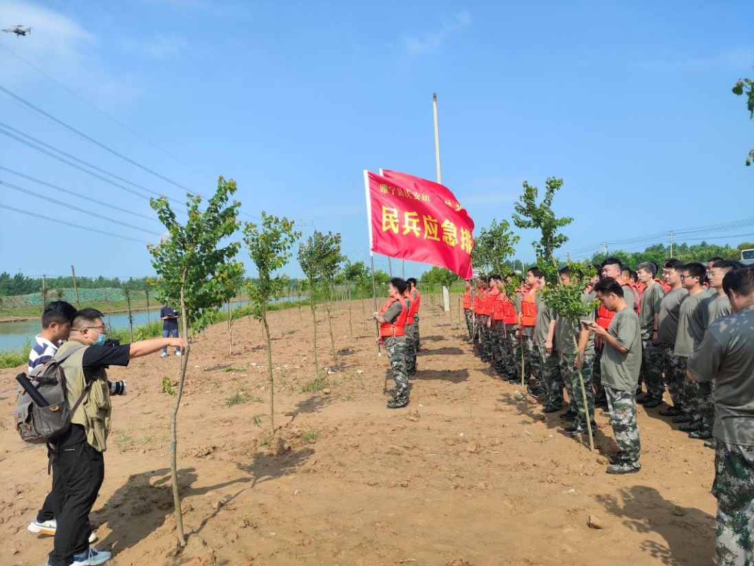 江苏省睢宁县庆安镇武装部组织民兵开展应急防汛抢险演练