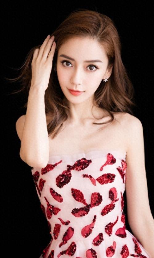 爱马仕总监与angelababy同框,杨颖再度登上热门搜索!