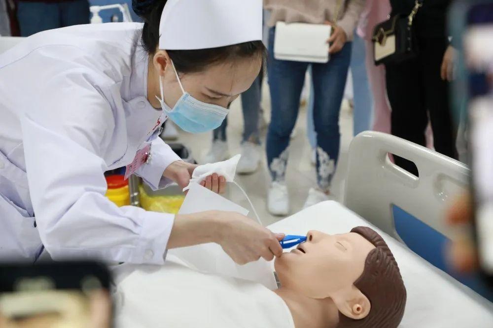 护士大练兵——鼻饲技术操作演示