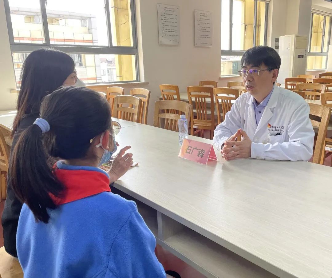 一群"白衣天使"走进江湾初级中学 是为了