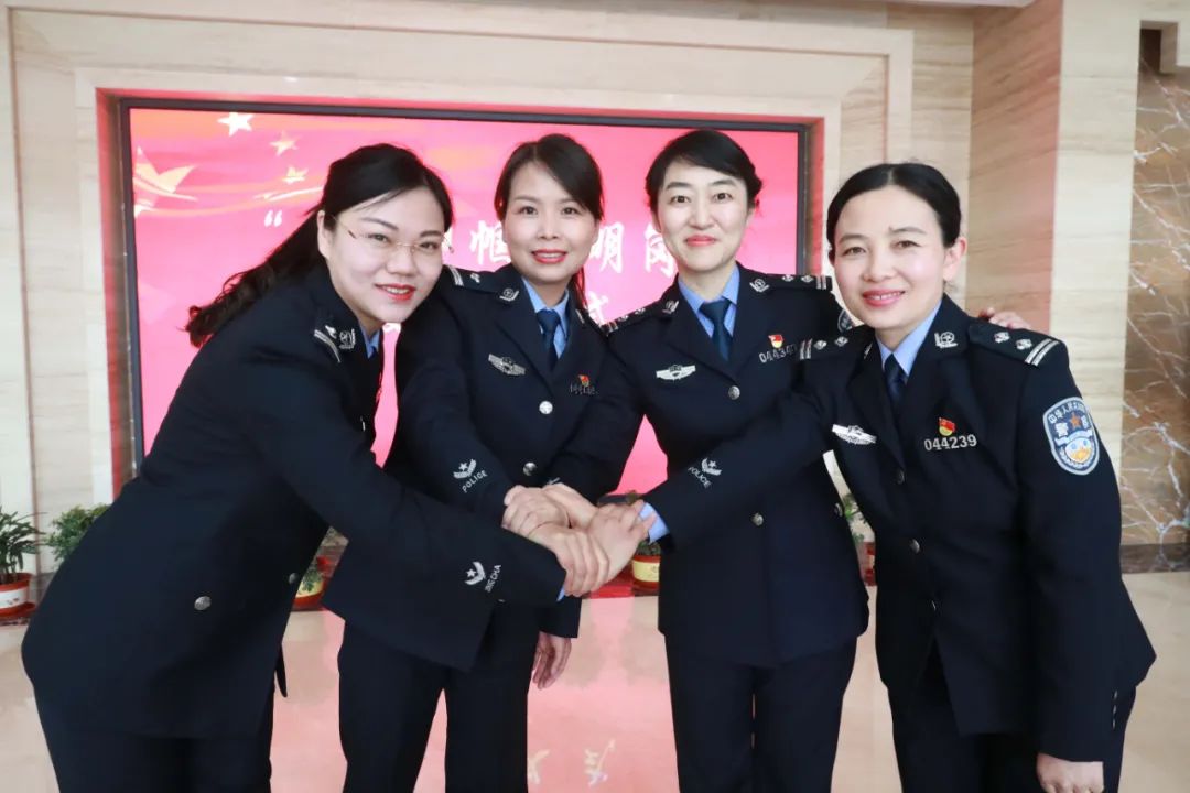 警徽荣耀焦作市最美警察揭晓来看他们的故事