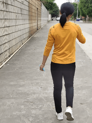 虽是徐娘半老,但我亦然风韵犹存一一记东莞打工人群中的中年妇女