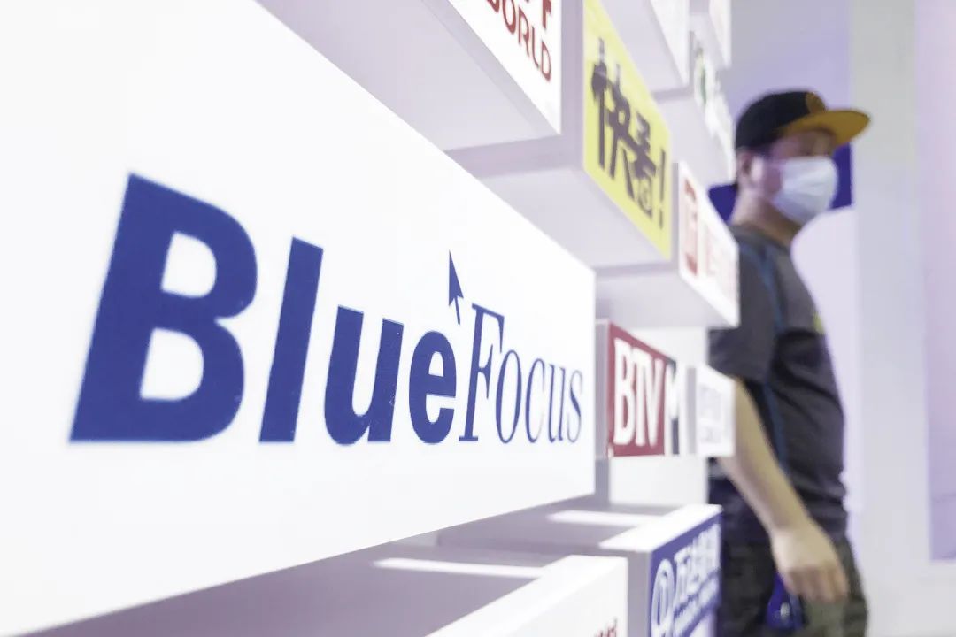 蓝色光标千亿目标受挫一季净利暴降91%   赵文权股权全冻结自称科技