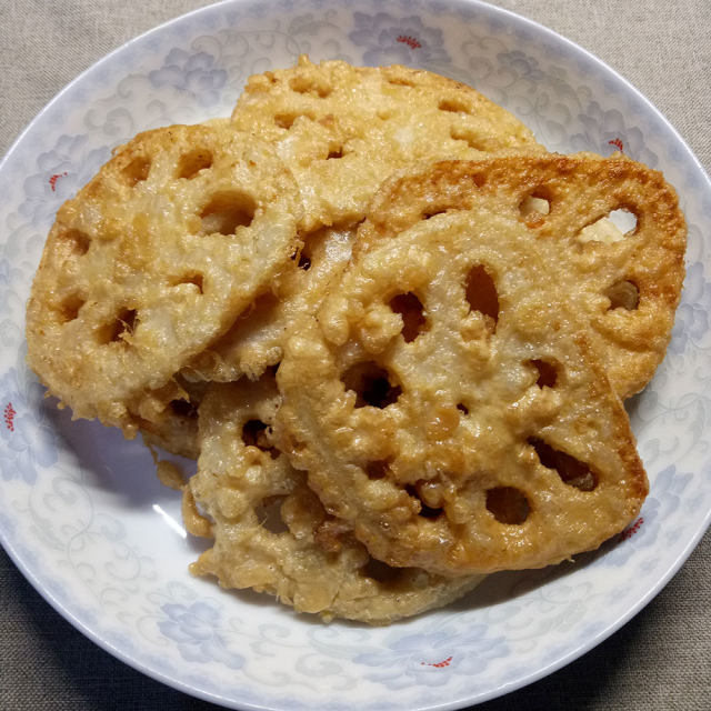 酥炸藕片,酸脆可口,好吃到停不下来