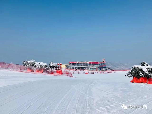 铭山绿洲滑雪场苏群图片