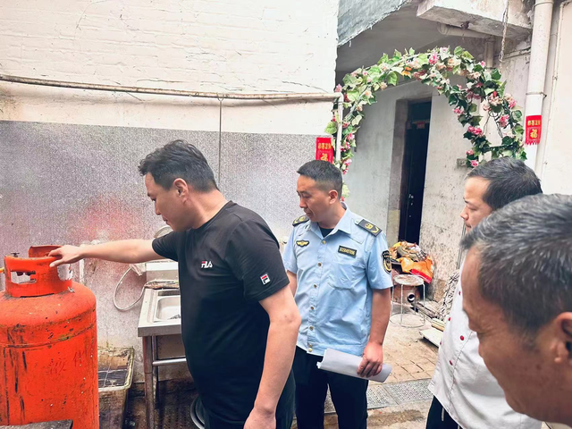 平舆县庙湾镇 开展安全检查 筑牢安全防线