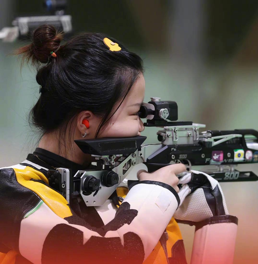 杨倩射枪画图片