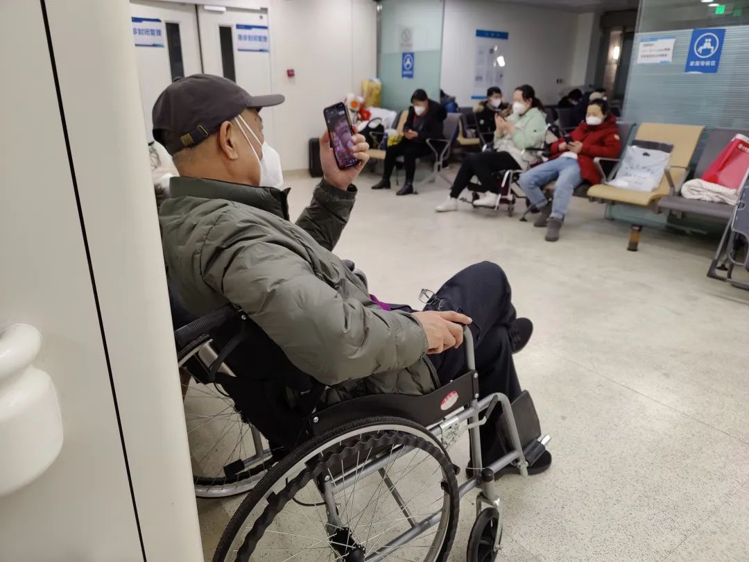 年三十,守候在急诊室的他们