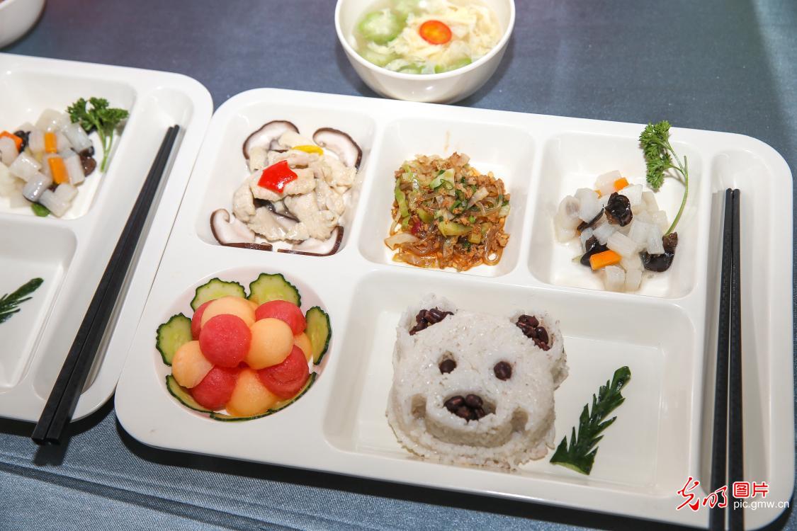 学生餐营养搭配比拼 迎接"营养日"