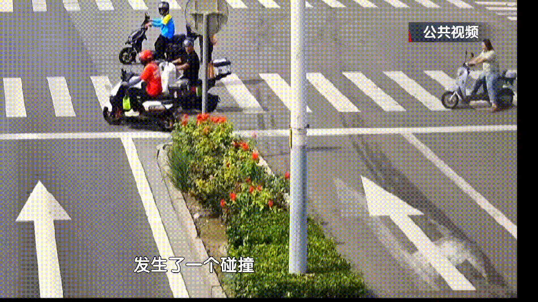 一轿车以90km/h时速抢黄灯，撞飞闯红灯电动自行车致1人死亡，司机被公诉！详情披露-有驾