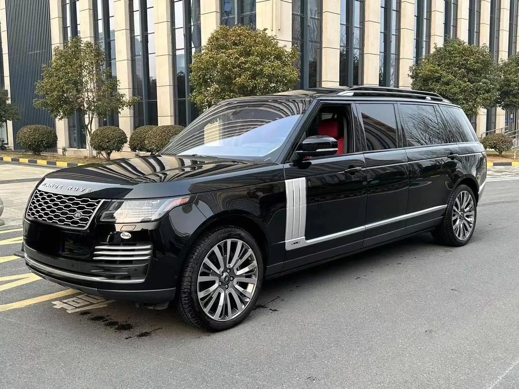 1200 万路虎皇家一号加长 7 座版的安全配置怎么样?