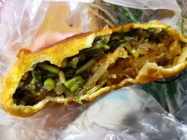 西安烤菜盒选韭菜还是酸菜?不,我全都要