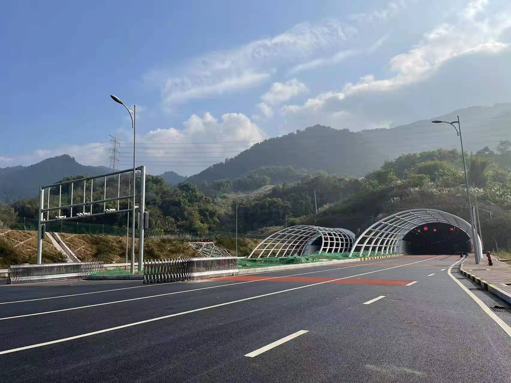 龙兴隧道1月13日中午12点通车