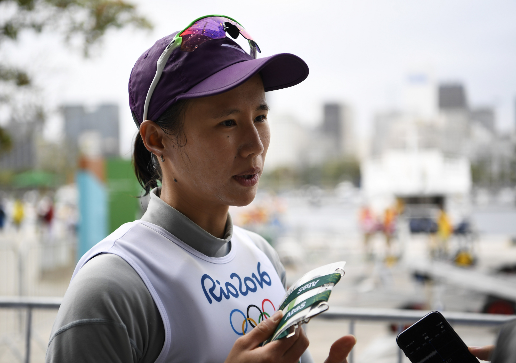 从奥运冠军到记者,徐莉佳华丽转身,记录中国帆