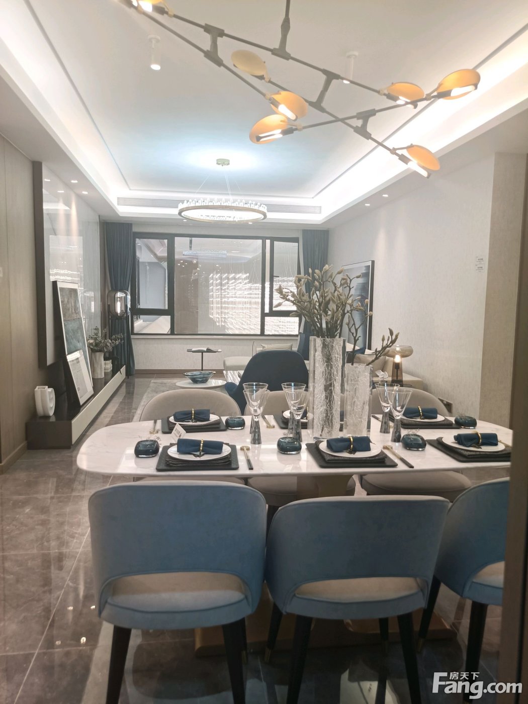 卓越坊新拍现场图片,实时了解楼盘新动态!