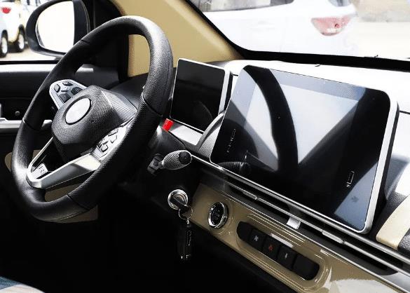 新鸽发布四轮电动车,外观时尚,智能系统,标配空调,适合老年人