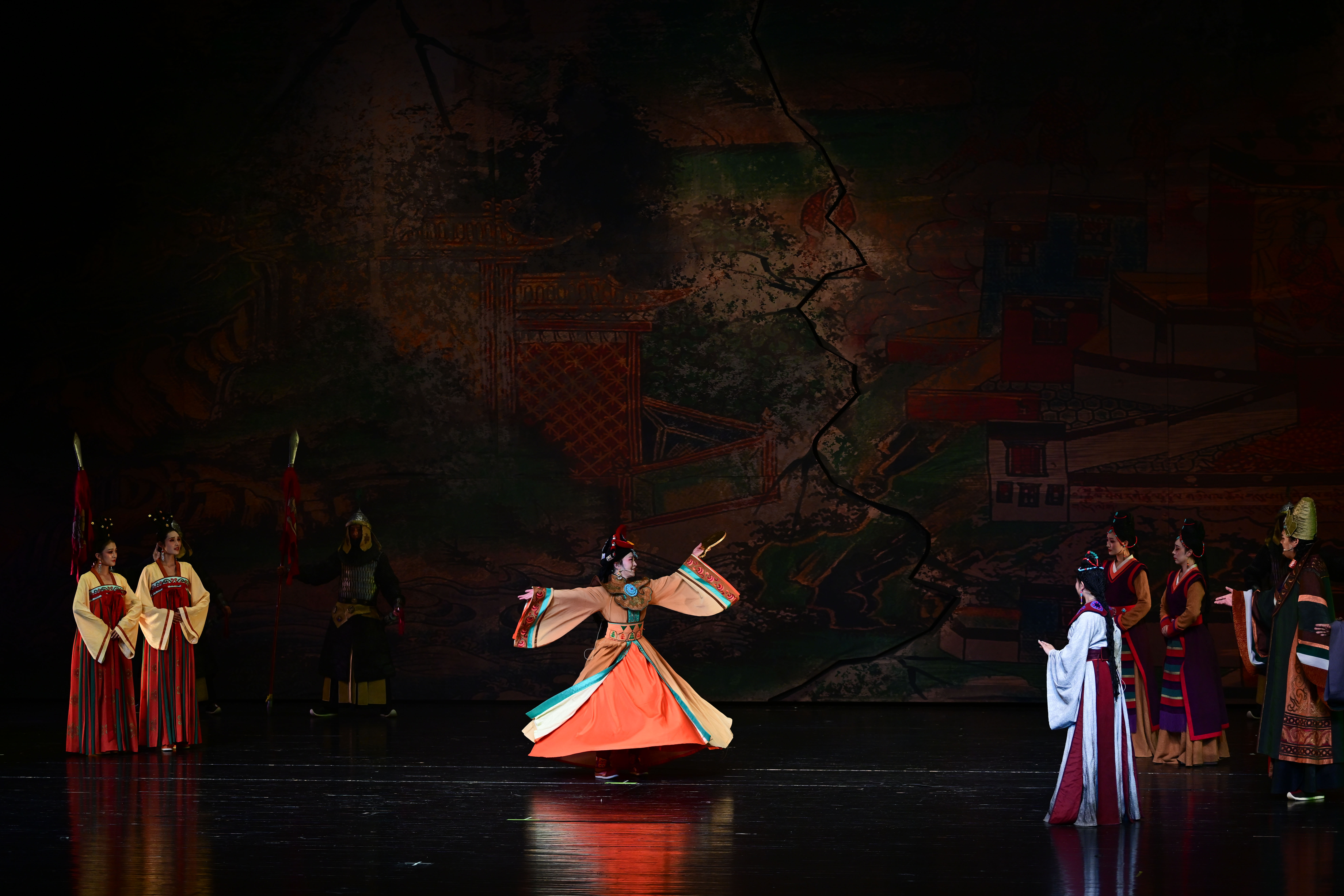 (文化)大型藏戏《金城公主》在青海西宁首演