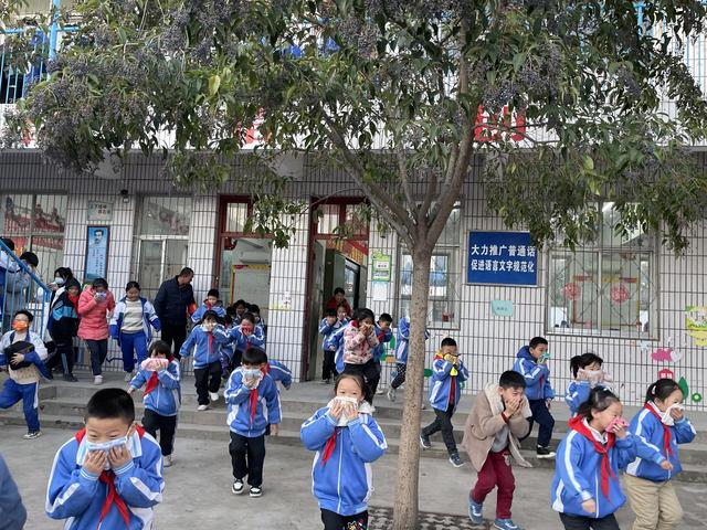 安阳市北关区崇义小学开展消防安全进校园活动