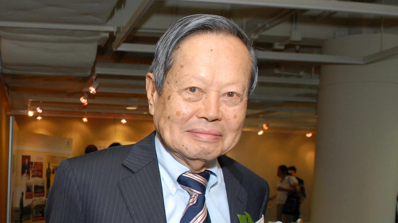 杨振宁81岁回国,世界级的物理学者,被讽刺回国养老!