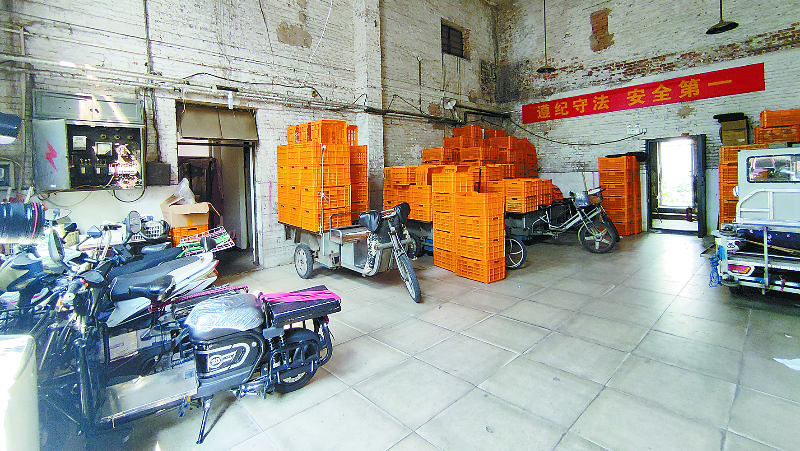 面包配送站藏身废弃锅炉房典型三合一场所卫生安全隐患多