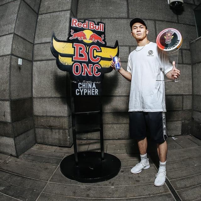 《这就是街舞》有体操运动员出身的b boy?难怪会被误认为是抄袭