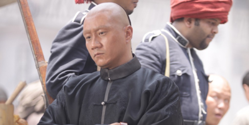 闫孝国原型,《十月围城》男主是谁