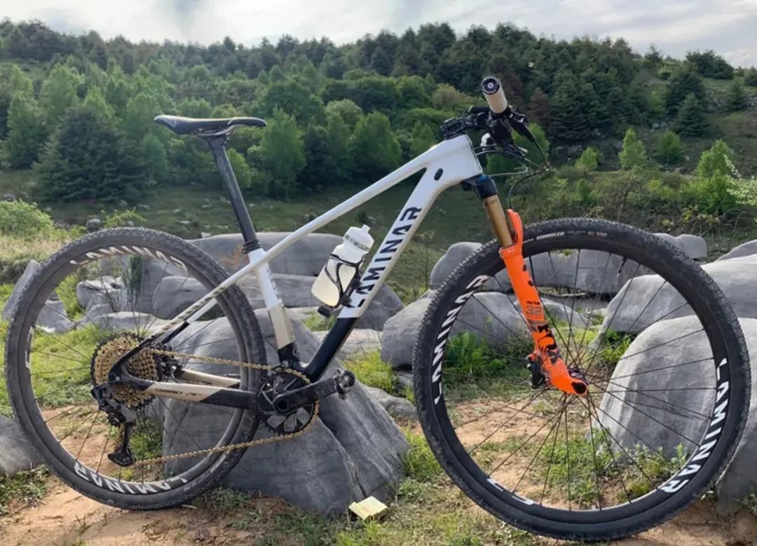 优秀车队的共同选择力敏纳laminarsummit山神29山地车