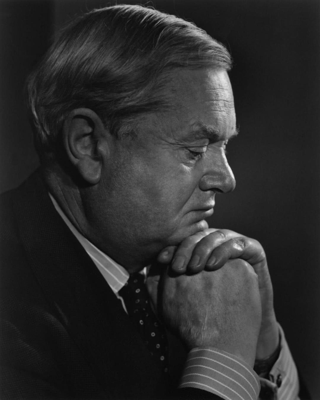 要实现成功的国家发展,其必须停止其货币,作为美元的衍生品地位