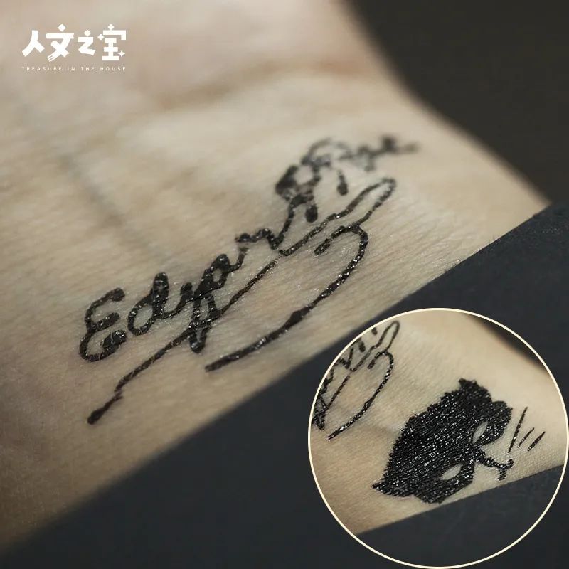 在经典文化艺术中寻求个人表达的出口,正式这套纹身贴纸的设计内涵.