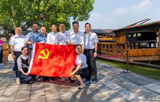 邗江法院立案庭党支部联合扬州大学法学院教工第三党支部开展支部共建