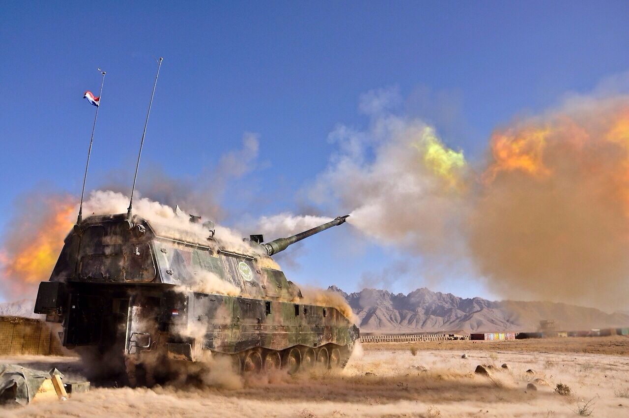 德意志自行火炮pzh2000用橡胶装甲,敢想象么?