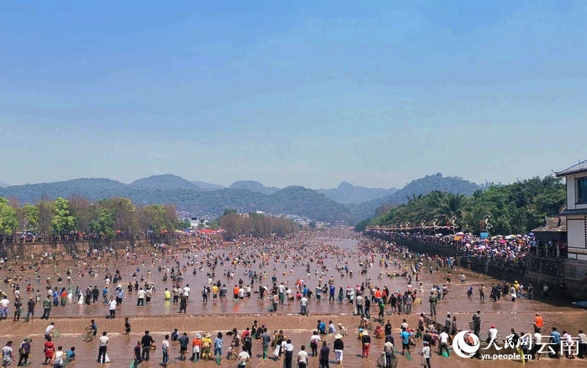 "五一"假期云南孟连举办神鱼节