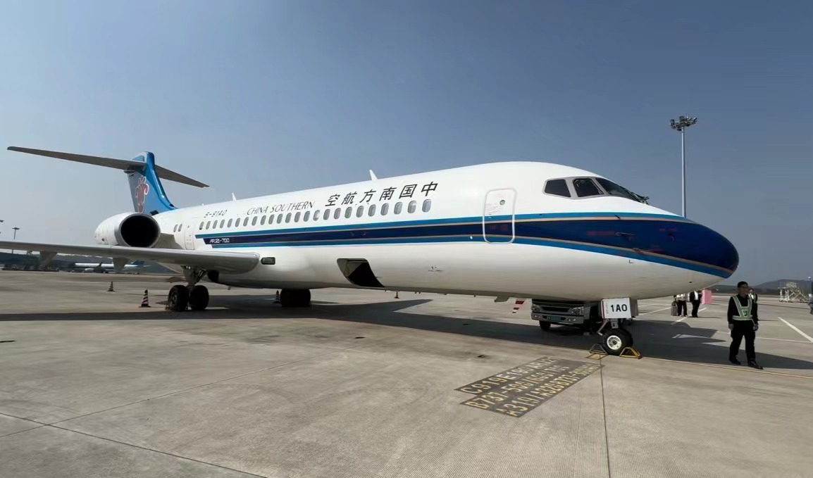 国产支线客机arj21载客突破1000万人次