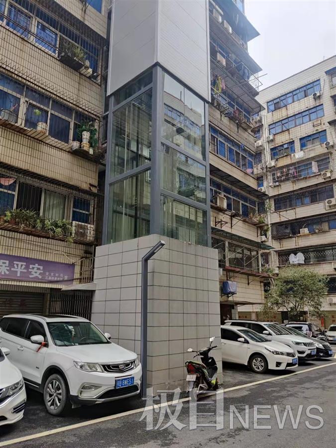 黄石亚光社区:安装电梯后居住8楼的居民回家不再恐惧
