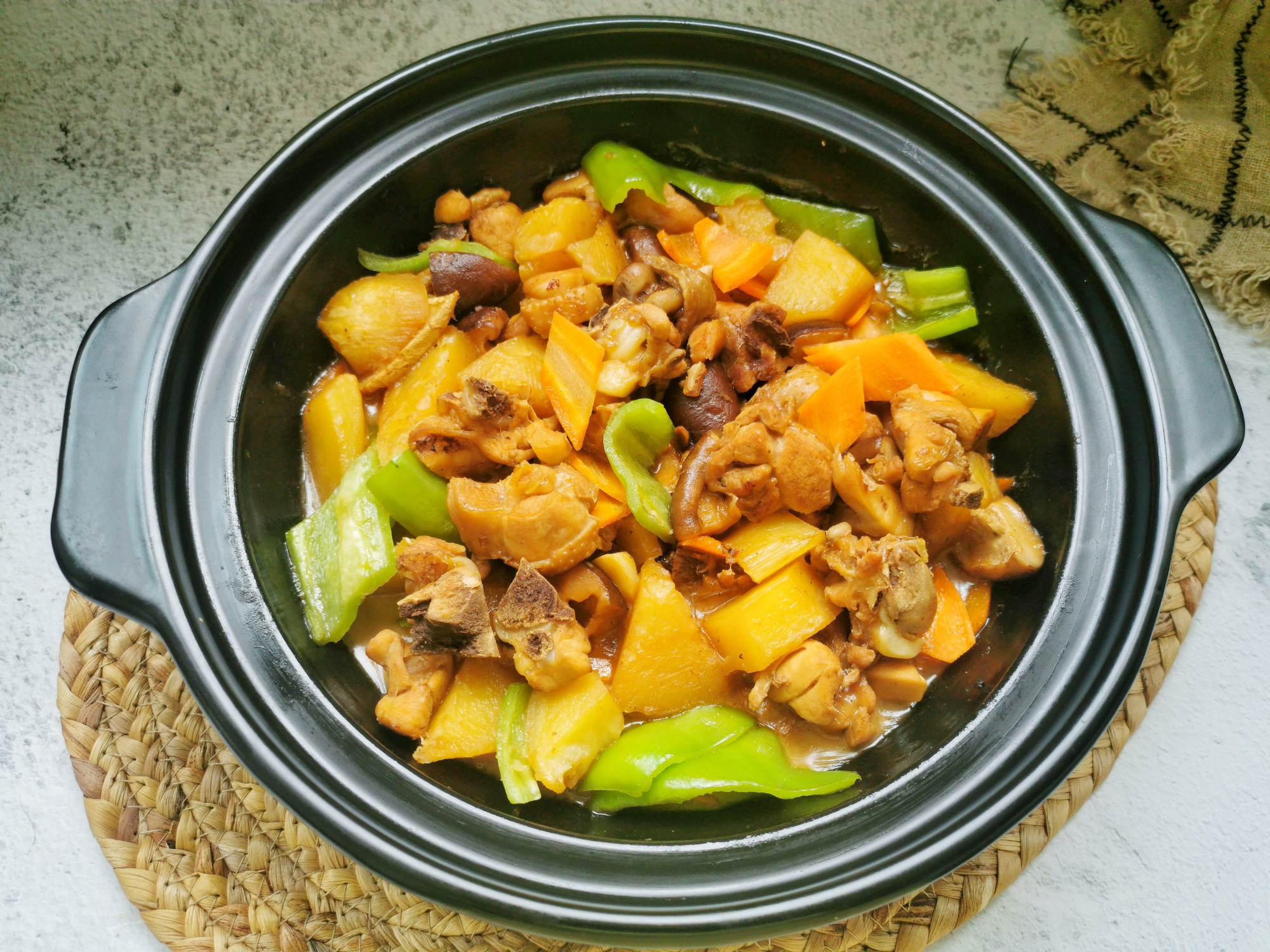 家庭版黄焖鸡,告诉你酱料比例,在家也能做出饭店的味道