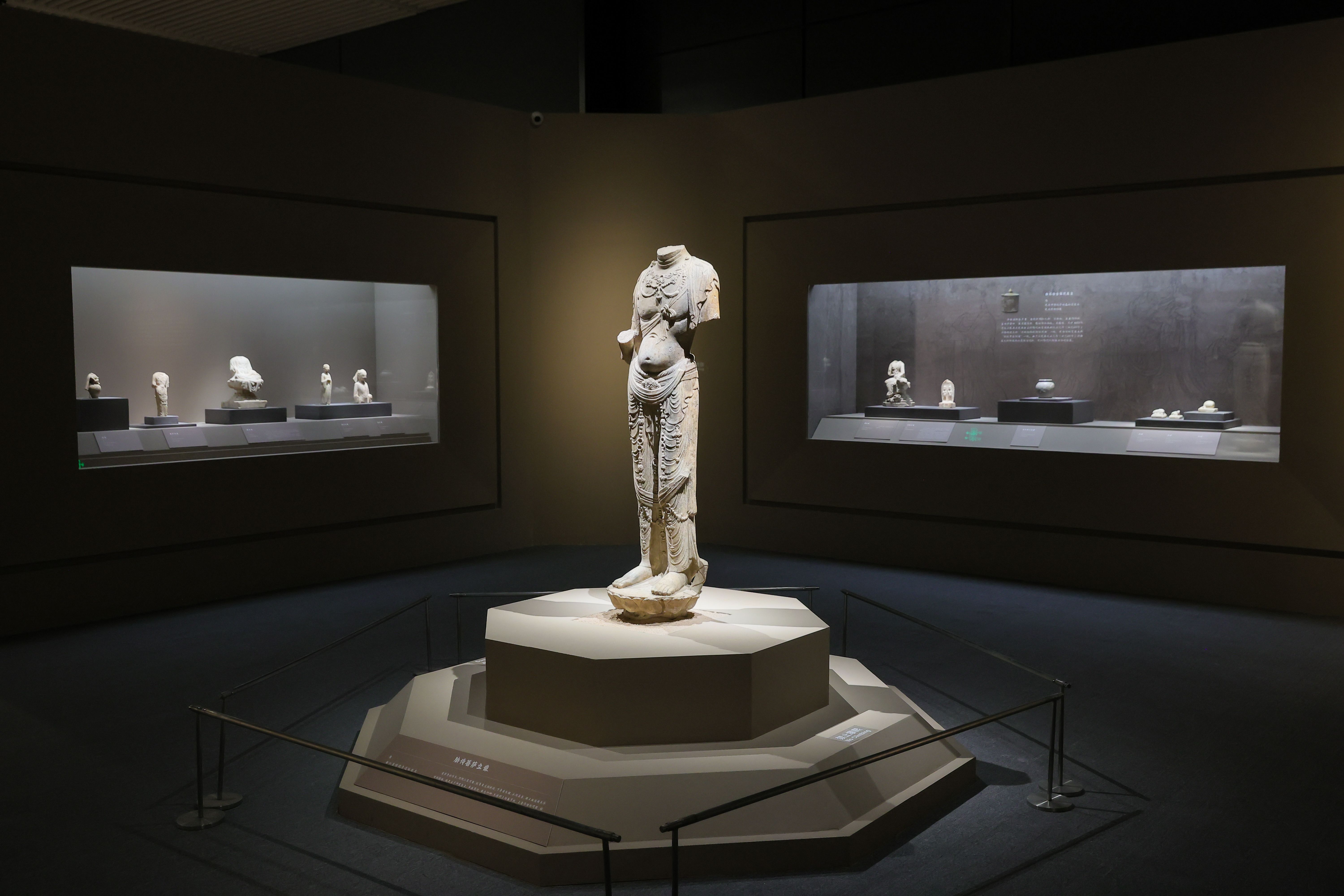 曲阳石雕艺术精品亮相国博新展