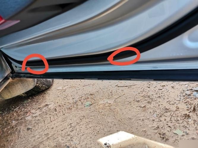 速腾排水孔位置?