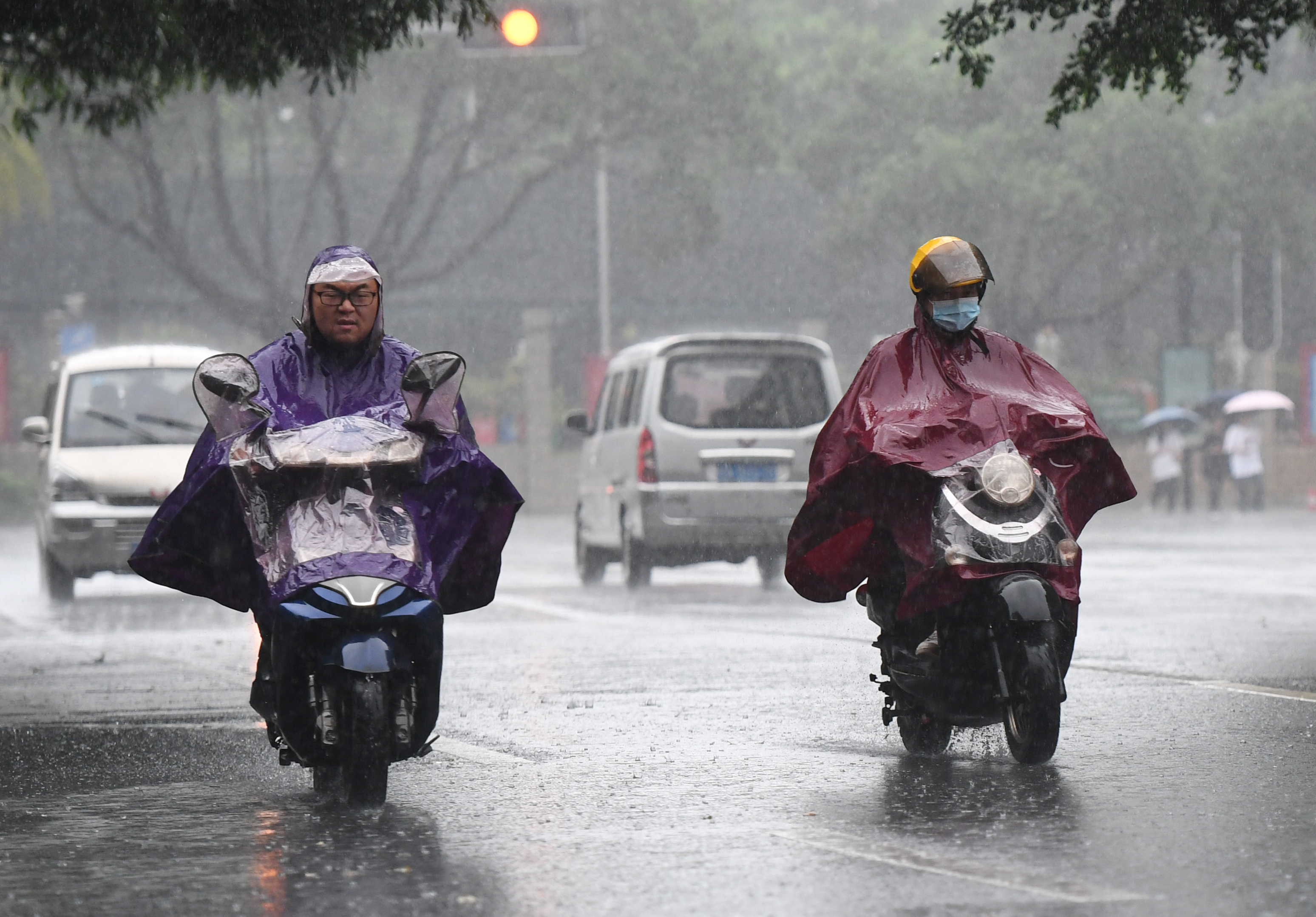 黑龙江发布暴雨红色预警,预计累计雨量将达100毫米以上
